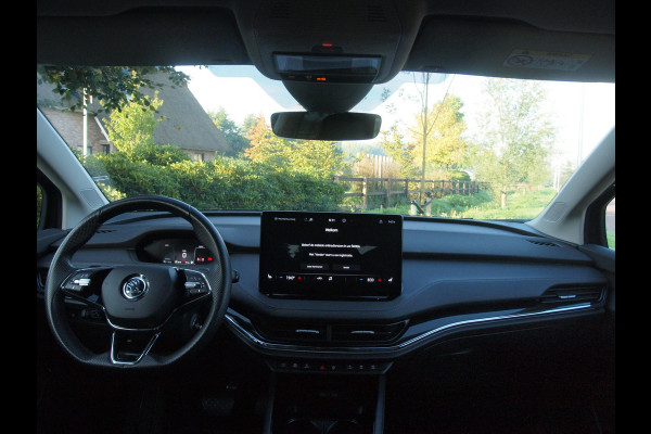 Škoda ENYAQ iV 80 First Edition | Camera | Trekhaak | Warmtepomp | Sfeerverlichting | Leer | ACC | NL-Auto |