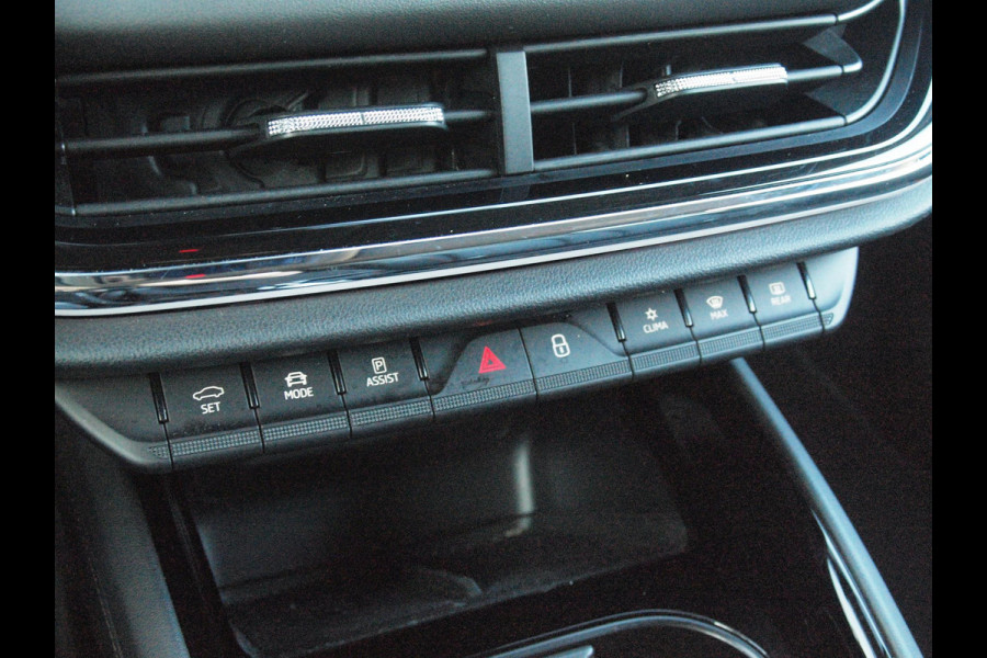 Škoda ENYAQ iV 80 First Edition | Camera | Trekhaak | Warmtepomp | Sfeerverlichting | Leer | ACC | NL-Auto |