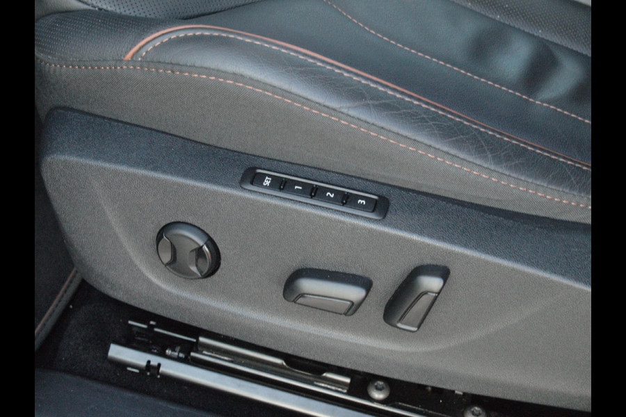 Škoda ENYAQ iV 80 First Edition | Camera | Trekhaak | Warmtepomp | Sfeerverlichting | Leer | ACC | NL-Auto |