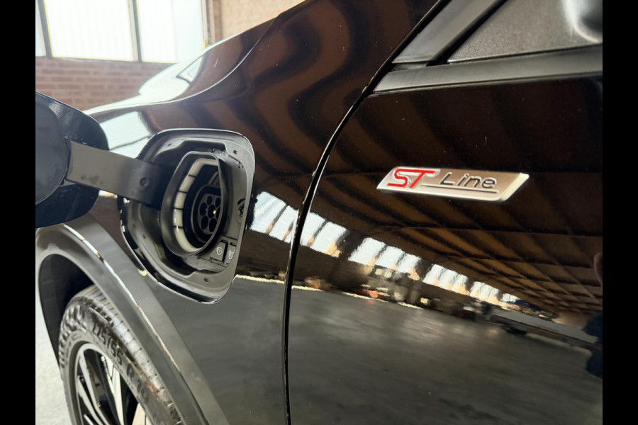 Ford Kuga 2.5 Duratec PHEV ST-Line X Winter Pakket 2 / B&O / Safety Pakket / HUD / CarPlay / Pano / Trekhaak / Elc. Kofferklep