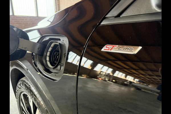 Ford Kuga 2.5 Duratec PHEV ST-Line X Winter Pakket 2 / B&O / Safety Pakket / HUD / CarPlay / Pano / Trekhaak / Elc. Kofferklep