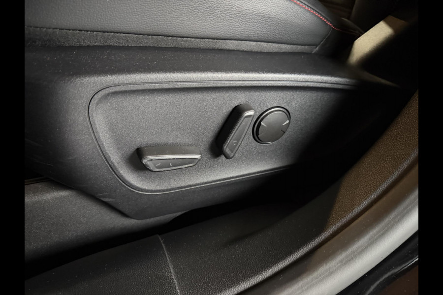 Ford Kuga 2.5 Duratec PHEV ST-Line X Winter Pakket 2 / B&O / Safety Pakket / HUD / CarPlay / Pano / Trekhaak / Elc. Kofferklep