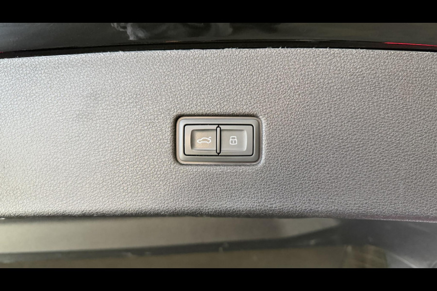 Audi Q8 60 TFSI e quattro Pro Line S Competition PHEV / HUD / Trekhaak / Pano / B&O/  360 camera / Matrix-Led /Memory / Stoelverwarming V+A / Zonwering