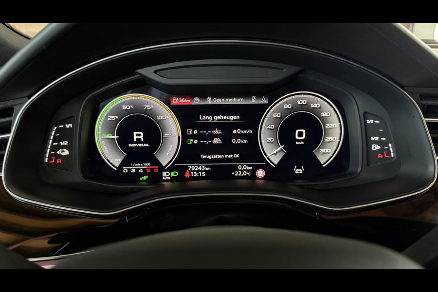 Audi Q8 60 TFSI e quattro Pro Line S Competition PHEV / HUD / Trekhaak / Pano / B&O/  360 camera / Matrix-Led /Memory / Stoelverwarming V+A / Zonwering