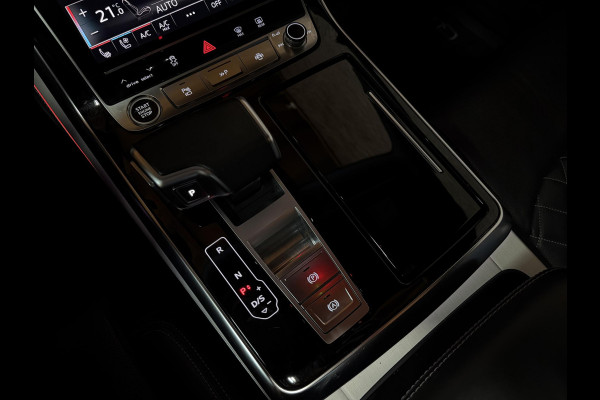 Audi Q8 60 TFSI e quattro Pro Line S Competition PHEV / HUD / Trekhaak / Pano / B&O/  360 camera / Matrix-Led /Memory / Stoelverwarming V+A / Zonwering