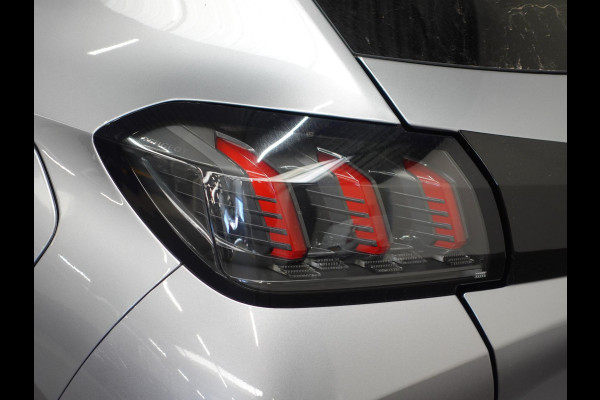 Peugeot 208 1.2 PureTech 100pk Automaat GT-Line Peugeot 208 1.2 PureTech 100pk Aut. GT-Line Navigatie Apple Carplay/Android Auto Camera Parkeersensoren Adaptive Cruise Control Blind Spot Assist Virtual Cockpit Climate Control Getinte ramen