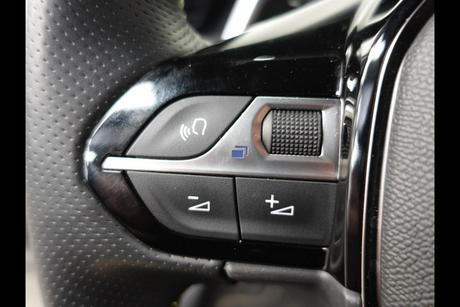 Peugeot 208 1.2 PureTech 100pk Automaat GT-Line Peugeot 208 1.2 PureTech 100pk Aut. GT-Line Navigatie Apple Carplay/Android Auto Camera Parkeersensoren Adaptive Cruise Control Blind Spot Assist Virtual Cockpit Climate Control Getinte ramen