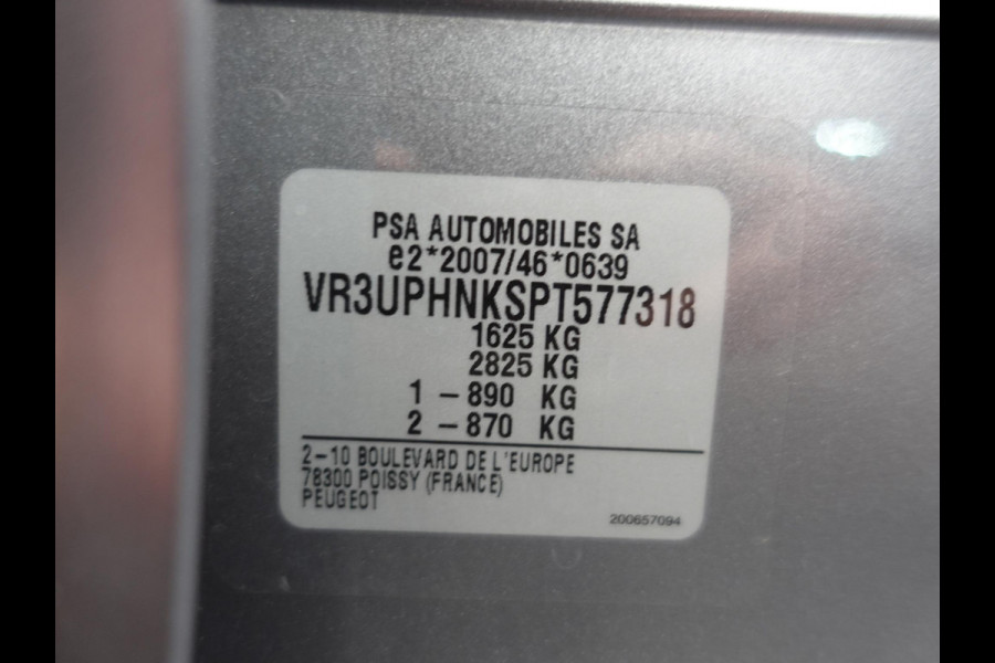Peugeot 208 1.2 PureTech 100pk Automaat GT-Line Peugeot 208 1.2 PureTech 100pk Aut. GT-Line Navigatie Apple Carplay/Android Auto Camera Parkeersensoren Adaptive Cruise Control Blind Spot Assist Virtual Cockpit Climate Control Getinte ramen