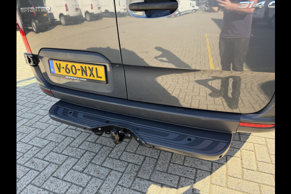 Mercedes-Benz Sprinter 314 2.2 CDI L1H1 Functional RWD / vaste prijs rijklaar € 19.950 ex btw / euro 6 / bpm vrij / lease vanaf € 336 / camera / climate control / trekhaak / grijs metallic !