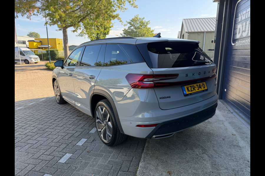 Škoda Kodiaq 1.5 TSI PHEV Sportline Panoramadak 20 inch velgen Head Up display Adaptive cruise Navigatie Sportstoelen 360 camera Full LED