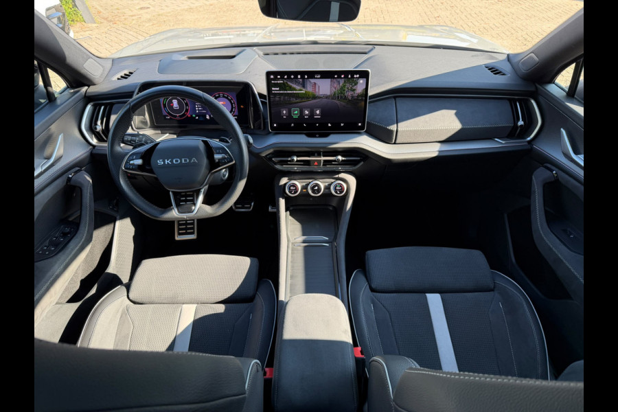 Škoda Kodiaq 1.5 TSI PHEV Sportline Panoramadak 20 inch velgen Head Up display Adaptive cruise Navigatie Sportstoelen 360 camera Full LED