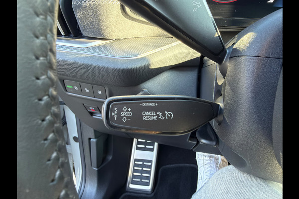 Škoda Kodiaq 1.5 TSI PHEV Sportline Panoramadak 20 inch velgen Head Up display Adaptive cruise Navigatie Sportstoelen 360 camera Full LED