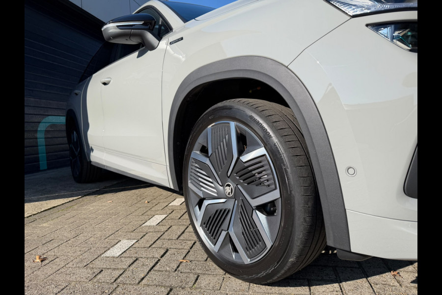 Škoda Kodiaq 1.5 TSI PHEV Sportline Panoramadak 20 inch velgen Head Up display Adaptive cruise Navigatie Sportstoelen 360 camera Full LED