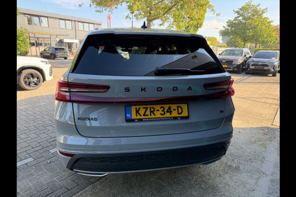 Škoda Kodiaq 1.5 TSI PHEV Sportline Panoramadak 20 inch velgen Head Up display Adaptive cruise Navigatie Sportstoelen 360 camera Full LED