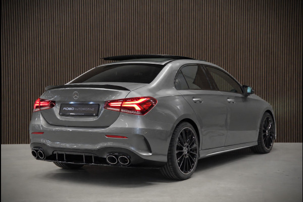 Mercedes-Benz A-Klasse 200 Business Solution AMG | Panoramadak | Stoelverwarming | Camera | Ambiance Verlichting | Multibeam | Navigatie | Cruise Control | Keyless |