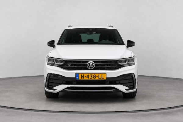 Volkswagen Tiguan 1.5 TSI 150pk R-Line | Carplay | Sfeerverlichting | Blind-Spot | Zwart optiek | Adaptive cruise