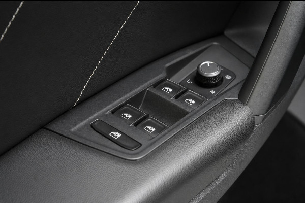 Volkswagen Tiguan 1.5 TSI 150pk R-Line | Carplay | Sfeerverlichting | Blind-Spot | Zwart optiek | Adaptive cruise