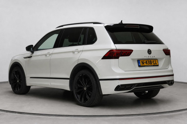 Volkswagen Tiguan 1.5 TSI 150pk R-Line | Carplay | Sfeerverlichting | Blind-Spot | Zwart optiek | Adaptive cruise