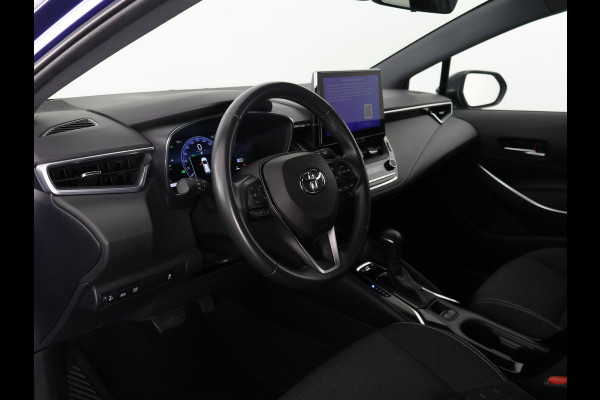 Toyota Corolla Touring Sports 1.8 Hybrid Business Luxury | Stoelverwarming | Parkeersensoren | Draadloze telefoon lader | Privacy Glass |