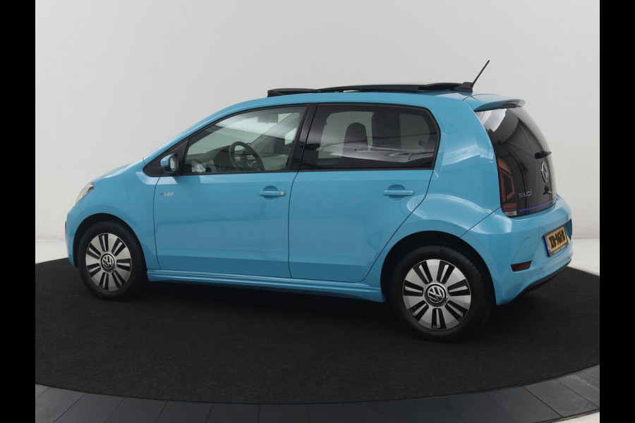 Volkswagen e-Up! | SOH 88,3% | Panoramadak | Stoelverwarming | Cruise control | Park assist | 5-deurs | Bluetooth