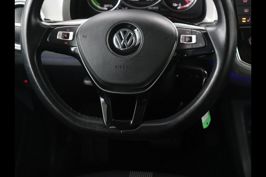 Volkswagen e-Up! | SOH 88,3% | Panoramadak | Stoelverwarming | Cruise control | Park assist | 5-deurs | Bluetooth