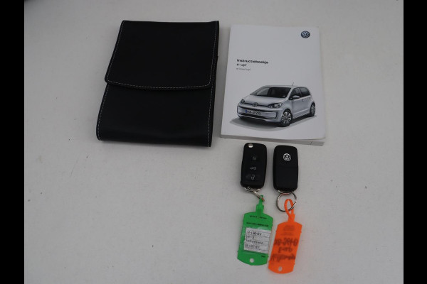 Volkswagen e-Up! | SOH 88,3% | Panoramadak | Stoelverwarming | Cruise control | Park assist | 5-deurs | Bluetooth