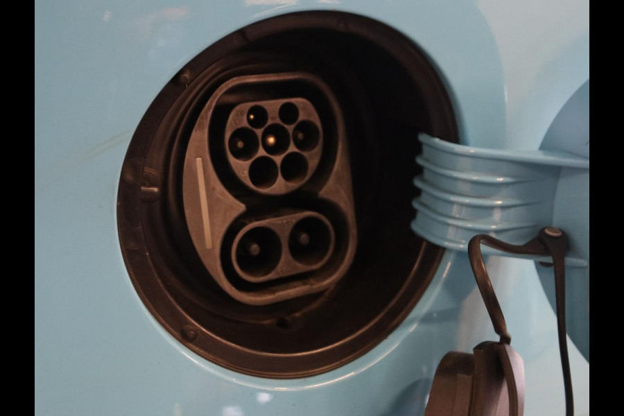 Volkswagen e-Up! | SOH 88,3% | Panoramadak | Stoelverwarming | Cruise control | Park assist | 5-deurs | Bluetooth