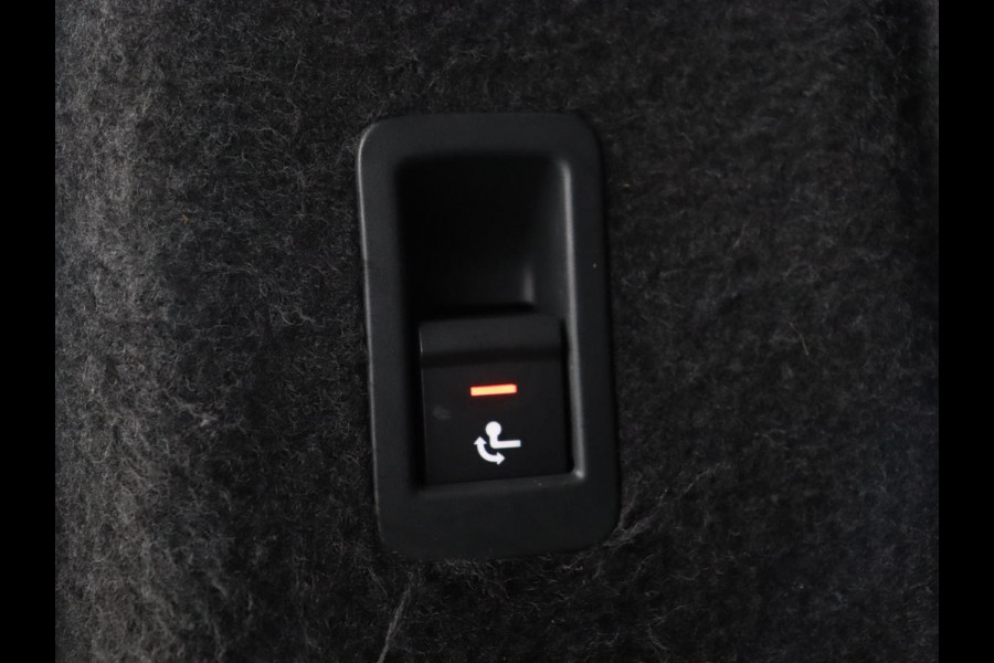 Audi A4 Limousine 35 TFSI Pro Line | Trekhaak | LED | Stoelverwarming | Navigatie | Apple Carplay |