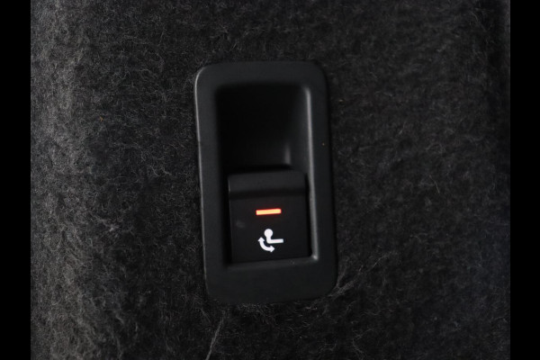 Audi A4 Limousine 35 TFSI Pro Line | Trekhaak | LED | Stoelverwarming | Navigatie | Apple Carplay |