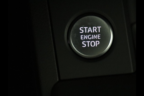 Audi A4 Limousine 35 TFSI Pro Line | Trekhaak | LED | Stoelverwarming | Navigatie | Apple Carplay |