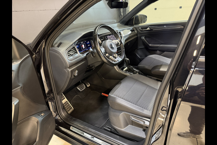 Volkswagen T-Roc 1.5 TSI Sport Business R | Pano | Camera | Stoelverw. | Adaptive cruise | Full LED | Dodehoeksensor