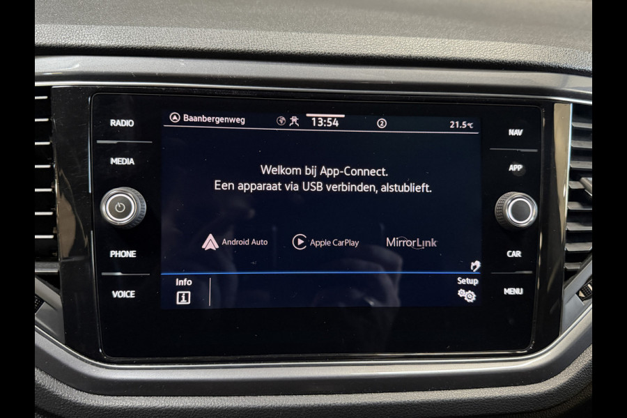 Volkswagen T-Roc 1.5 TSI Sport Business R | Pano | Camera | Stoelverw. | Adaptive cruise | Full LED | Dodehoeksensor