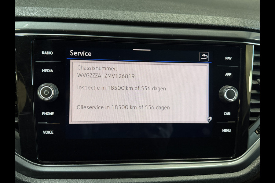 Volkswagen T-Roc 1.5 TSI Sport Business R | Pano | Camera | Stoelverw. | Adaptive cruise | Full LED | Dodehoeksensor