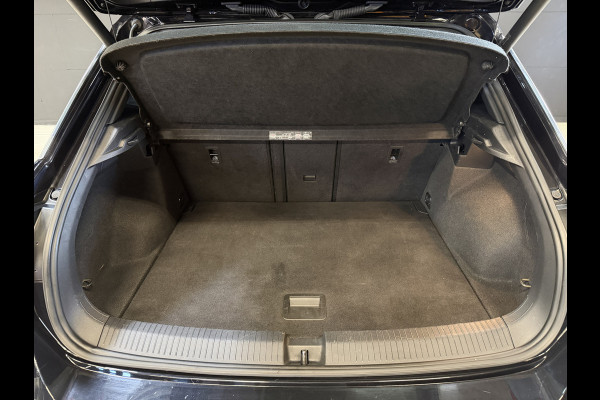 Volkswagen T-Roc 1.5 TSI Sport Business R | Pano | Camera | Stoelverw. | Adaptive cruise | Full LED | Dodehoeksensor
