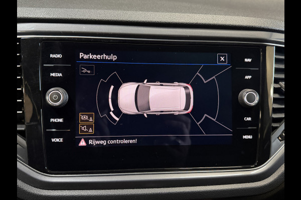 Volkswagen T-Roc 1.5 TSI Sport Business R | Pano | Camera | Stoelverw. | Adaptive cruise | Full LED | Dodehoeksensor