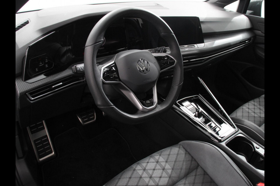 Volkswagen Golf 1.5 eTSI 150pk DSG R-Line DEMO ! Panorama dak Navigatie Apple Carplay/Android Auto Climate Control Camera Dab Extra Getint Glas Adaptive Cruise Control Virtual Cockpit Lichtmetalen Velgen
