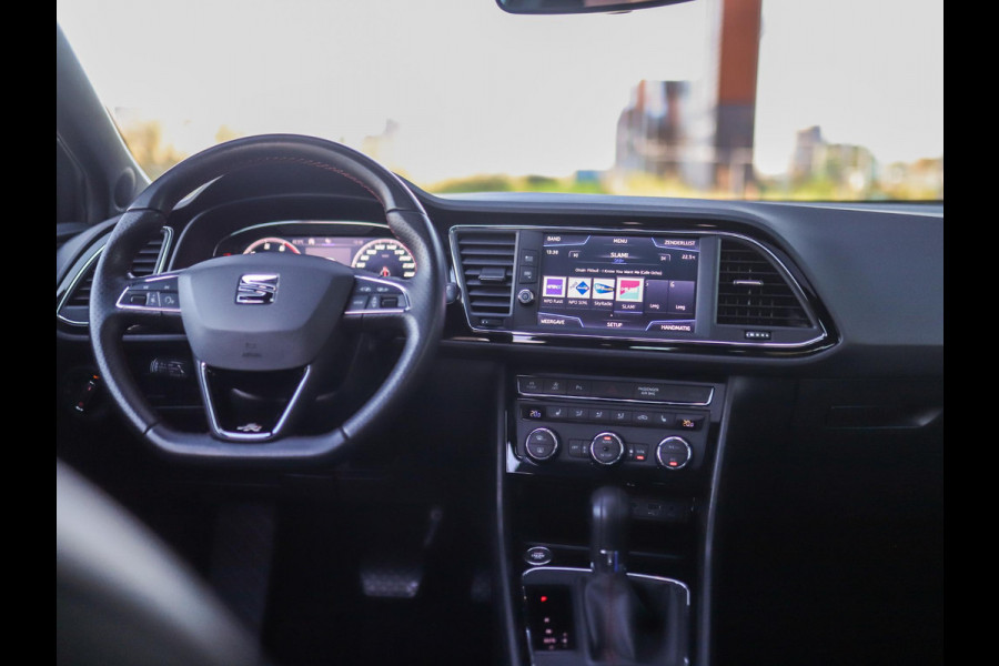 Seat Leon 1.5 TSI FR Ultimate Edition Black | Pano | DCC | Camera | Stoelverw.