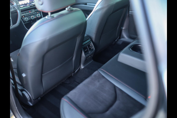 Seat Leon 1.5 TSI FR Ultimate Edition Black | Pano | DCC | Camera | Stoelverw.