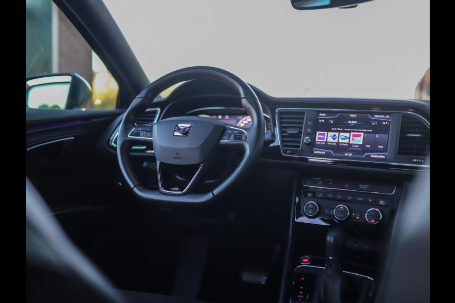 Seat Leon 1.5 TSI FR Ultimate Edition Black | Pano | DCC | Camera | Stoelverw.