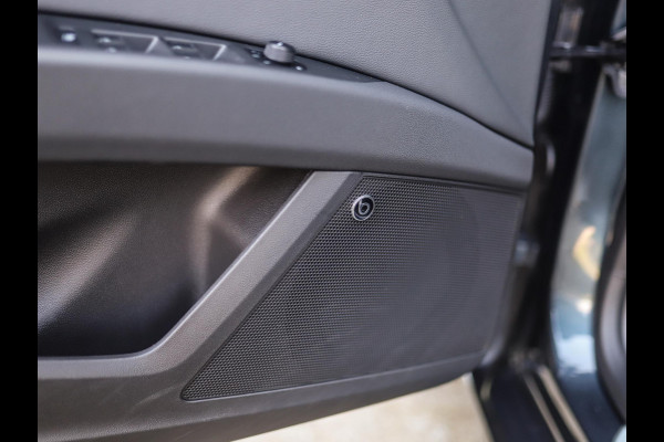 Seat Leon 1.5 TSI FR Ultimate Edition Black | Pano | DCC | Camera | Stoelverw.