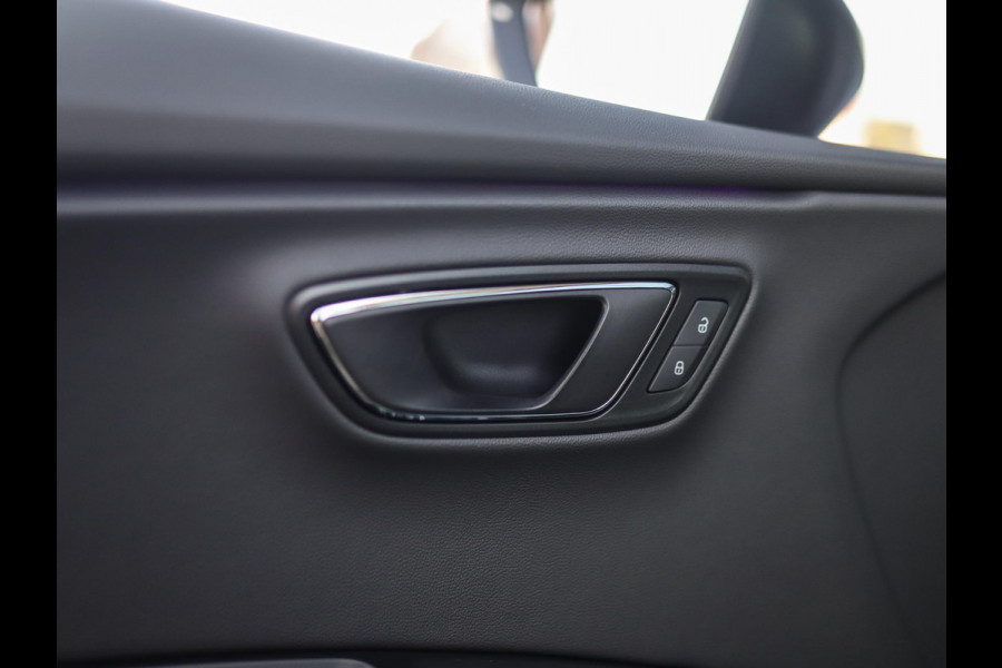 Seat Leon 1.5 TSI FR Ultimate Edition Black | Pano | DCC | Camera | Stoelverw.