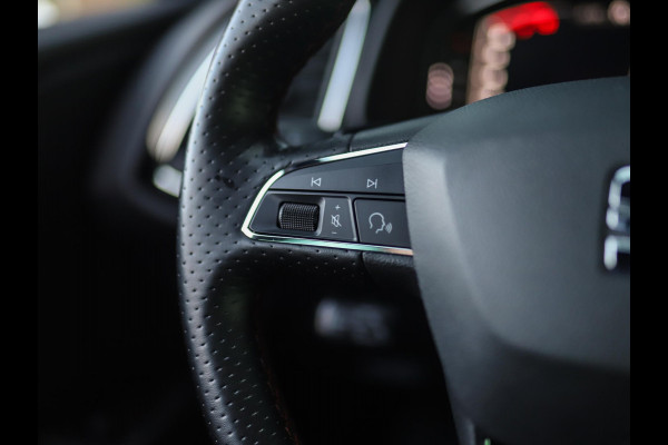 Seat Leon 1.5 TSI FR Ultimate Edition Black | Pano | DCC | Camera | Stoelverw.