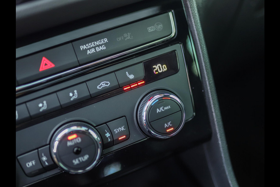 Seat Leon 1.5 TSI FR Ultimate Edition Black | Pano | DCC | Camera | Stoelverw.