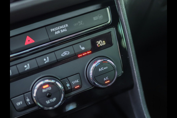 Seat Leon 1.5 TSI FR Ultimate Edition Black | Pano | DCC | Camera | Stoelverw.