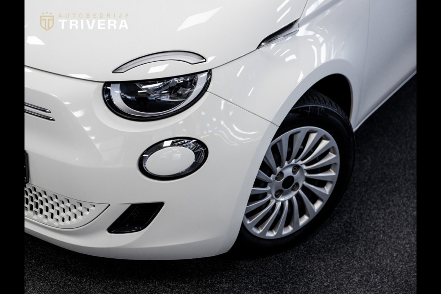 Fiat 500 La Prima 42 kWh l SoH 93% l AUT. l 360° CAM. l Stoel verw.l CARPLAY l Keyless l BTW auto l 1ste. eig. l ALS NIEUW