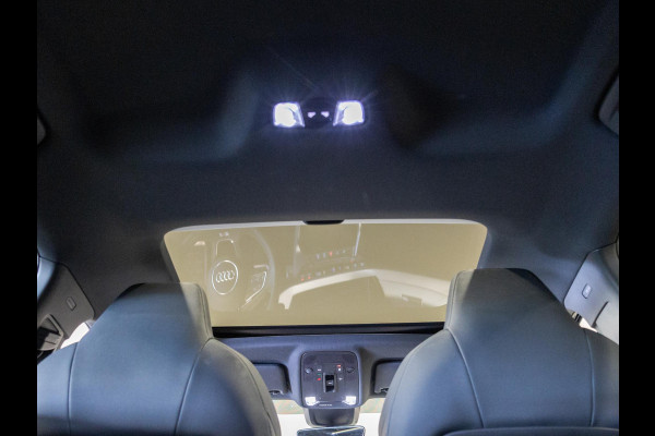 Audi A3 Limousine 35 TFSI S-Line edition / 150pk / NAP / Panorama dak / Achteruitrij camera /