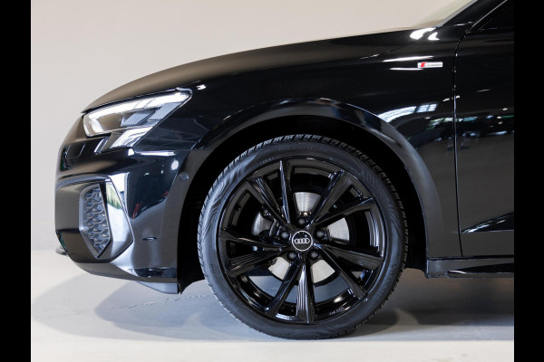Audi A3 Limousine 35 TFSI S-Line edition / 150pk / NAP / Panorama dak / Achteruitrij camera /