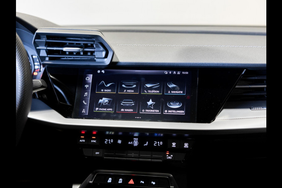 Audi A3 Limousine 35 TFSI S-Line edition / 150pk / NAP / Panorama dak / Achteruitrij camera /