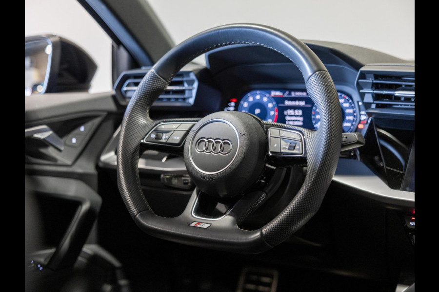 Audi A3 Limousine 35 TFSI S-Line edition / 150pk / NAP / Panorama dak / Achteruitrij camera /