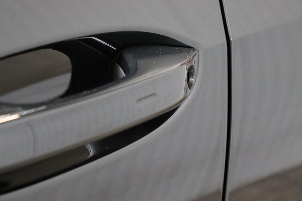 Volkswagen Tayron 1.5 eHybrid R-Line Edition / Panoramadak / Trekhaak / Harman Kardon / Adaptieve Cruise Control / Stoel- en stuurverwarming / Head-Up Display / Massagestoelen / LED / Rondomzicht Camera / 20 Inch / Sfeerverlichting / Keyless Entry